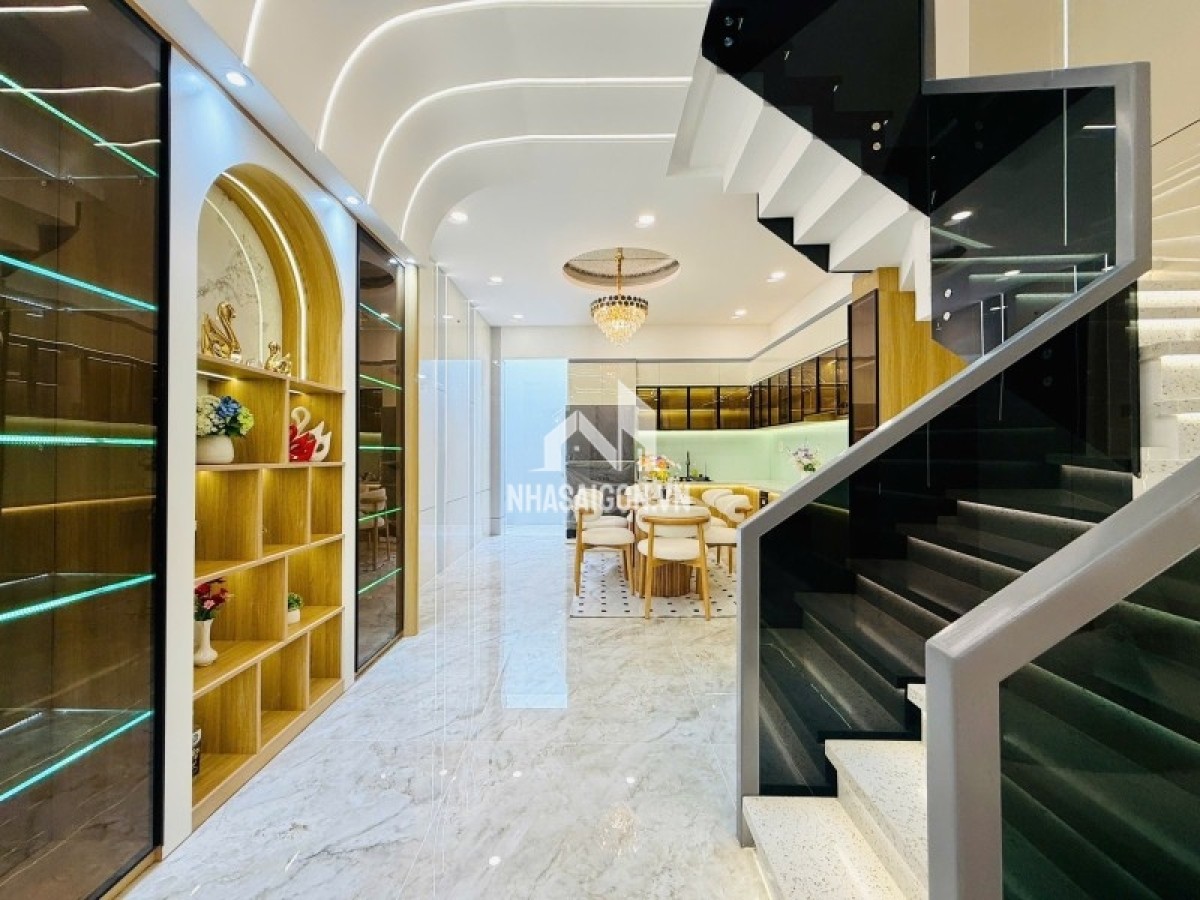 Bán nhà 55m2 Ngang 4 Nở Hậu 4,2m x 13,2m Phạm Văn Chiêu Gò Vấp 6tỷ680